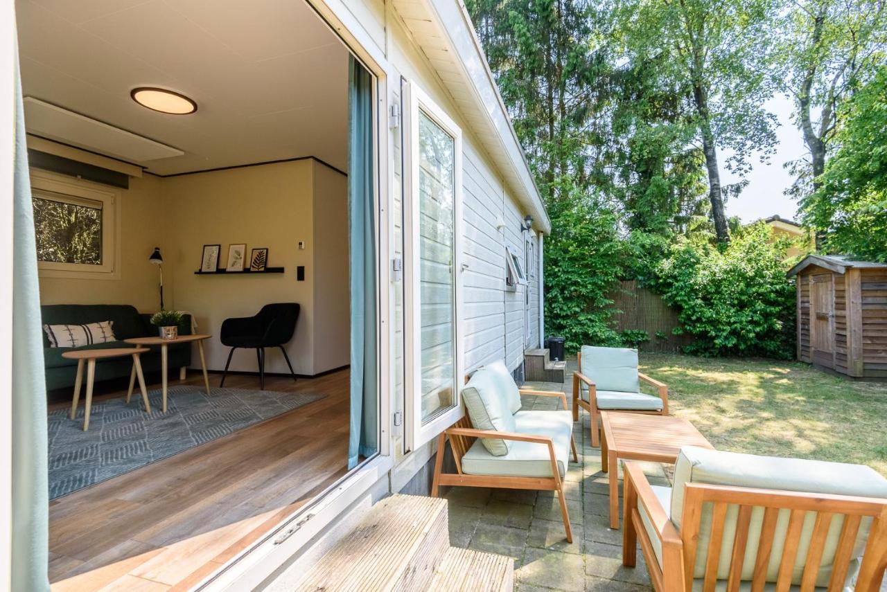 Chalet Met Eigen Tuin Aan De Veluwse Bosrand Путен Екстериор снимка
