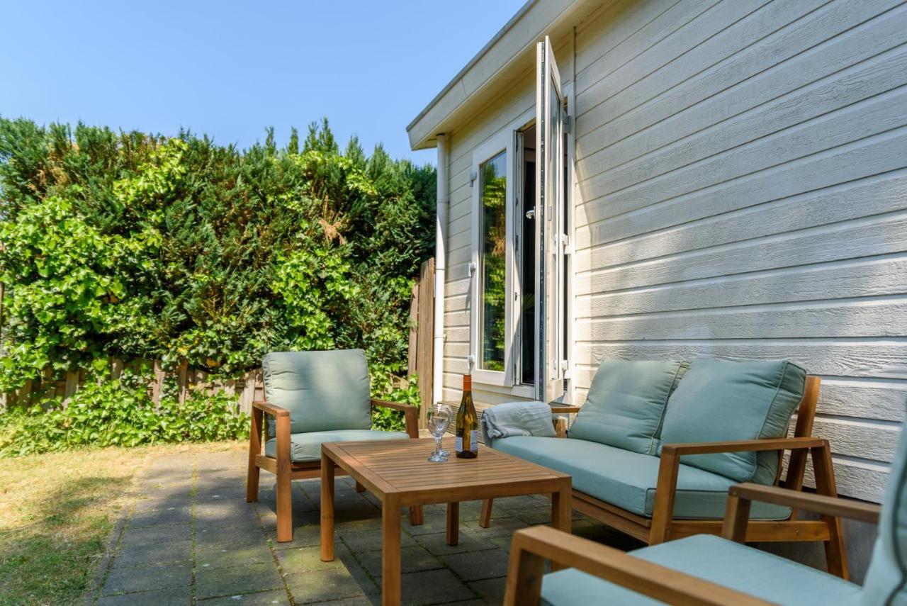 Chalet Met Eigen Tuin Aan De Veluwse Bosrand Путен Екстериор снимка