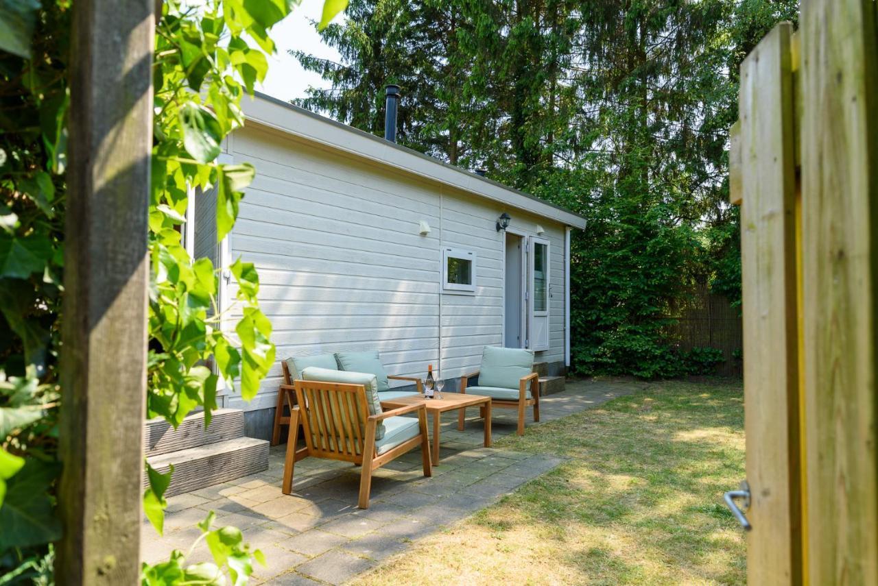 Chalet Met Eigen Tuin Aan De Veluwse Bosrand Путен Екстериор снимка